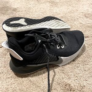 Youth Boys Size 7 Nike Kobe’s